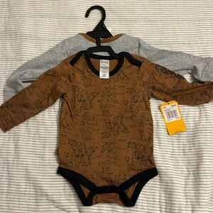 Carhartt 9months 2 piece long sleeve onesies